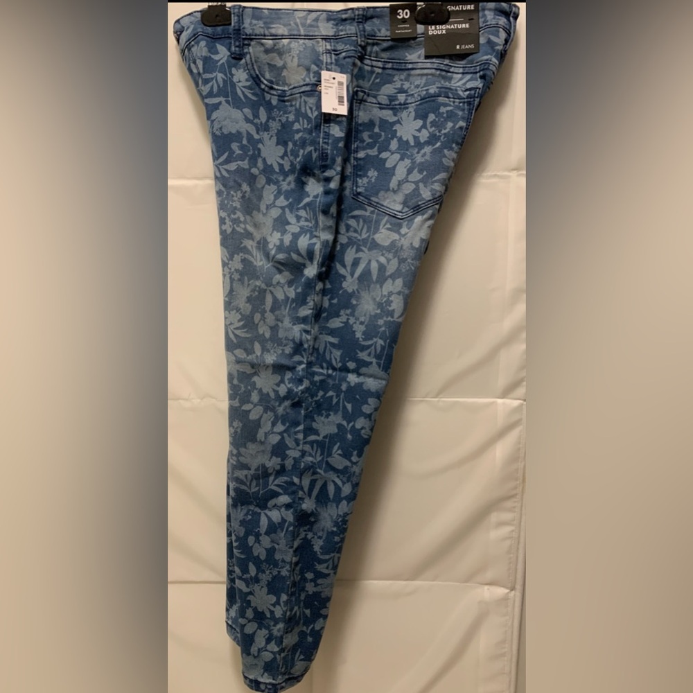 Floral Patterned Blue Jean Capris